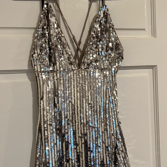 Sequin Mini 🪩 - Picture 2 of 3